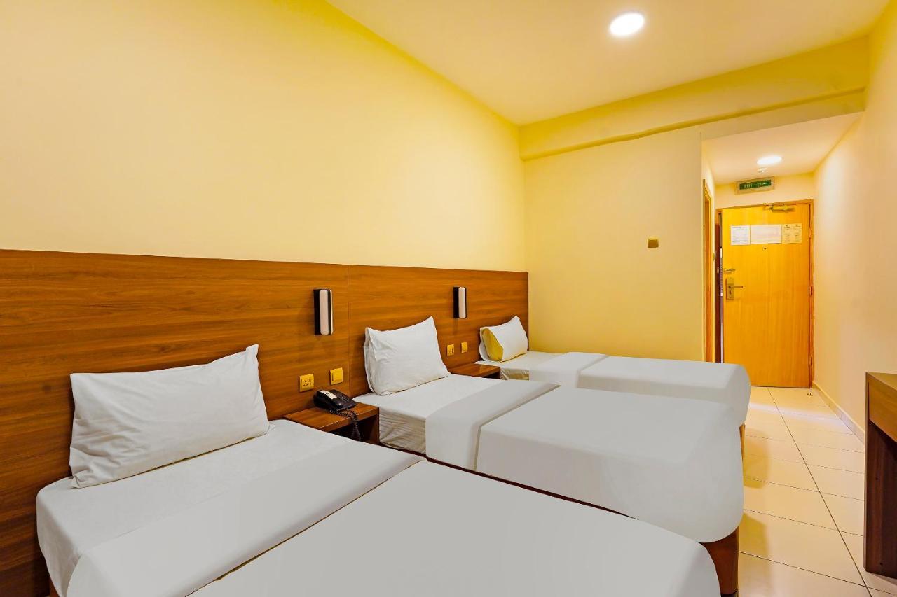 Oyo 925 Emirates Hotel Dubai Exterior photo