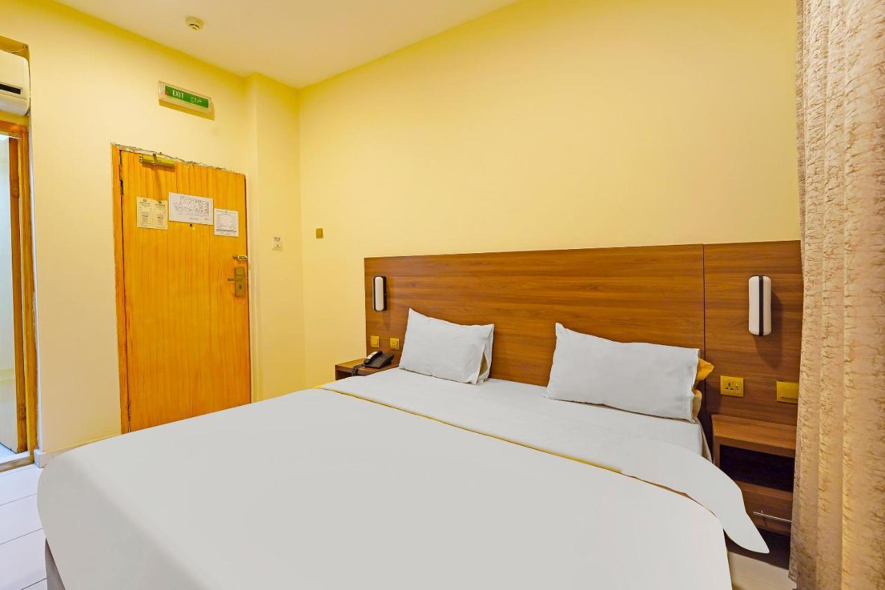 Oyo 925 Emirates Hotel Dubai Exterior photo
